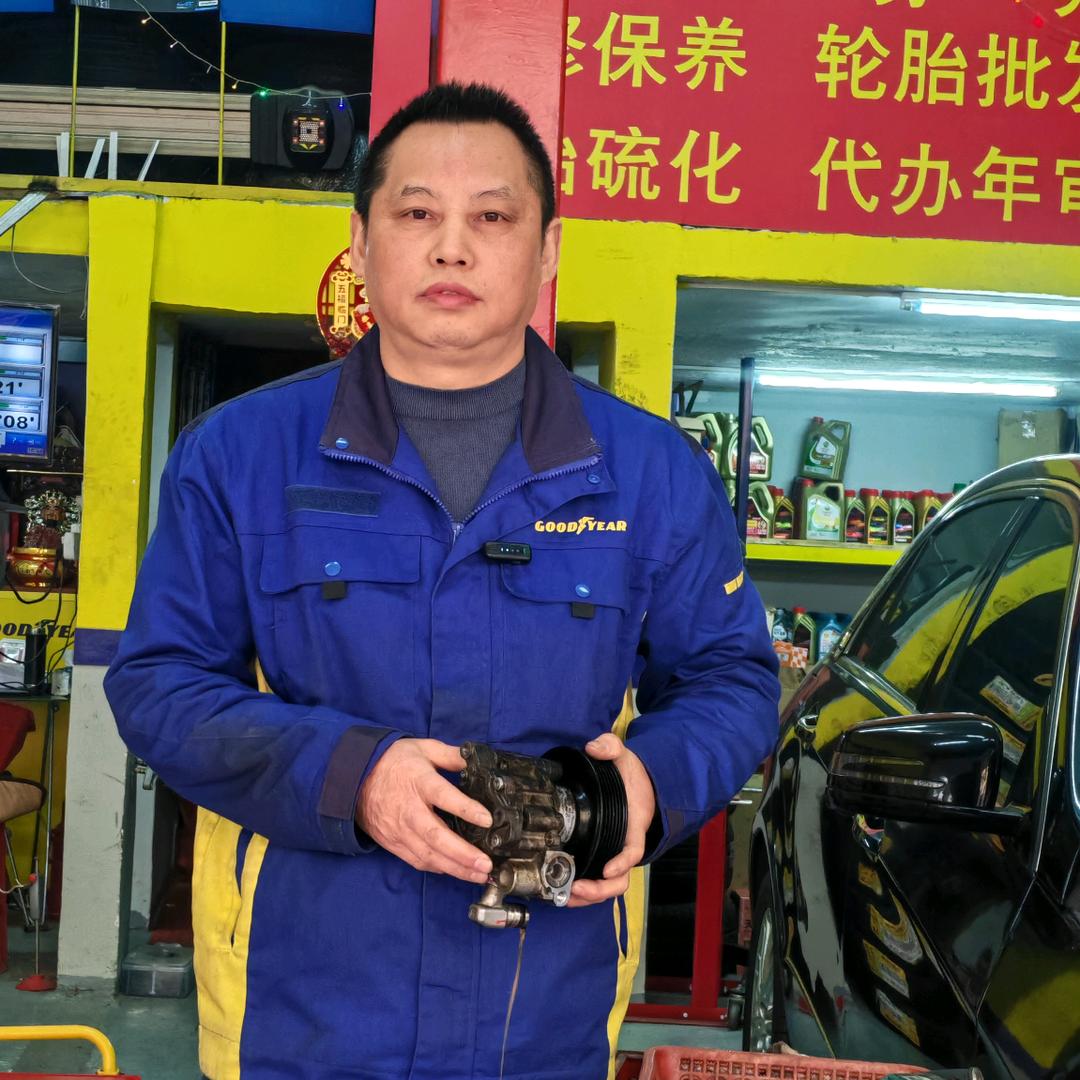 青山搏强轮胎修底盘