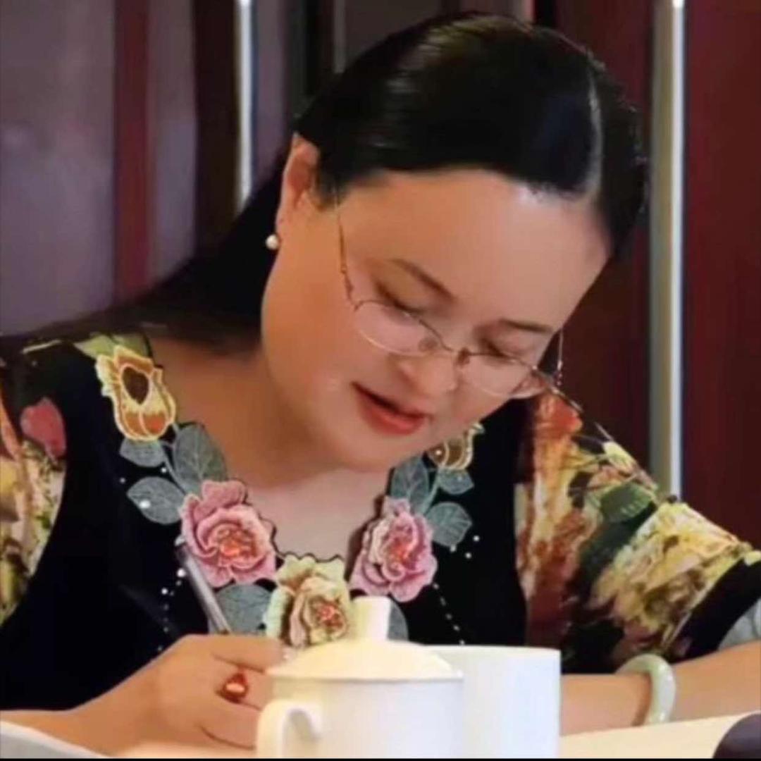 斑小将望月姐姐