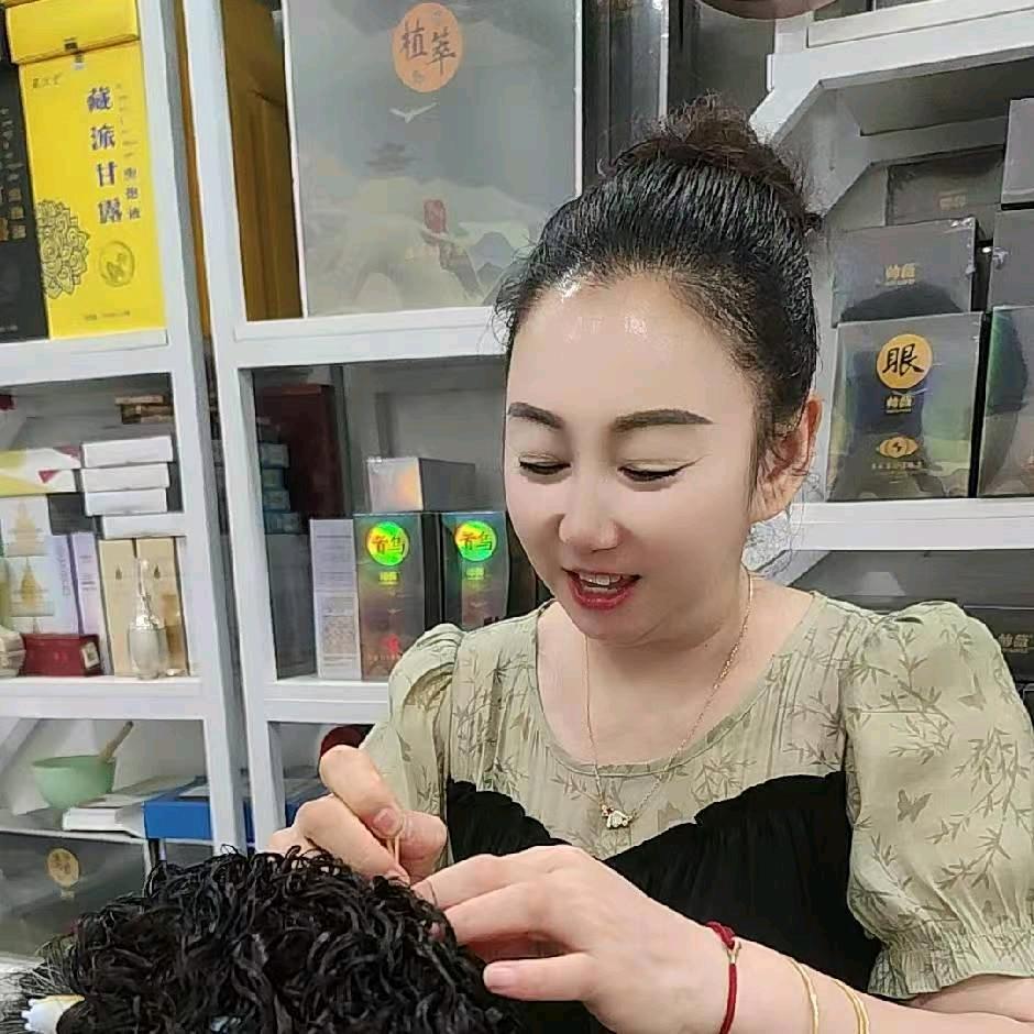 匡海英一重庆昊尊养发。植物染发。美容美体