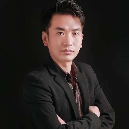 拉萨艺念表哥收头发