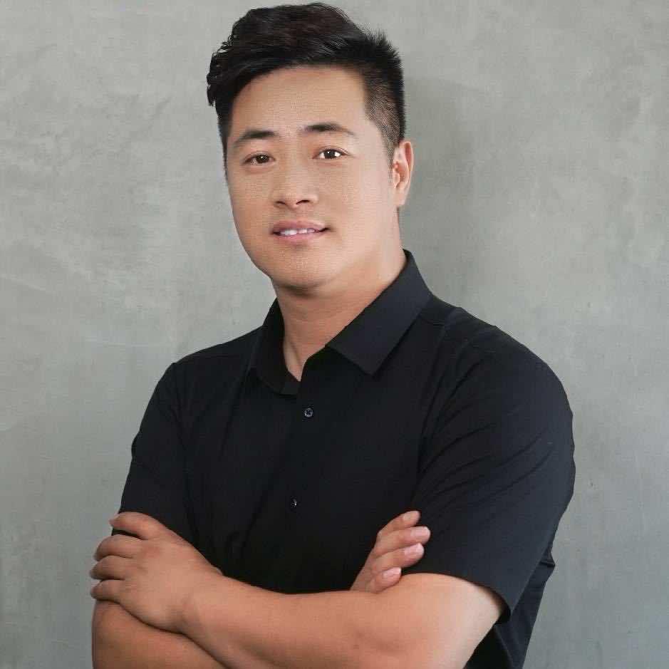 在辽阳做带皮烧鸽子的五哥