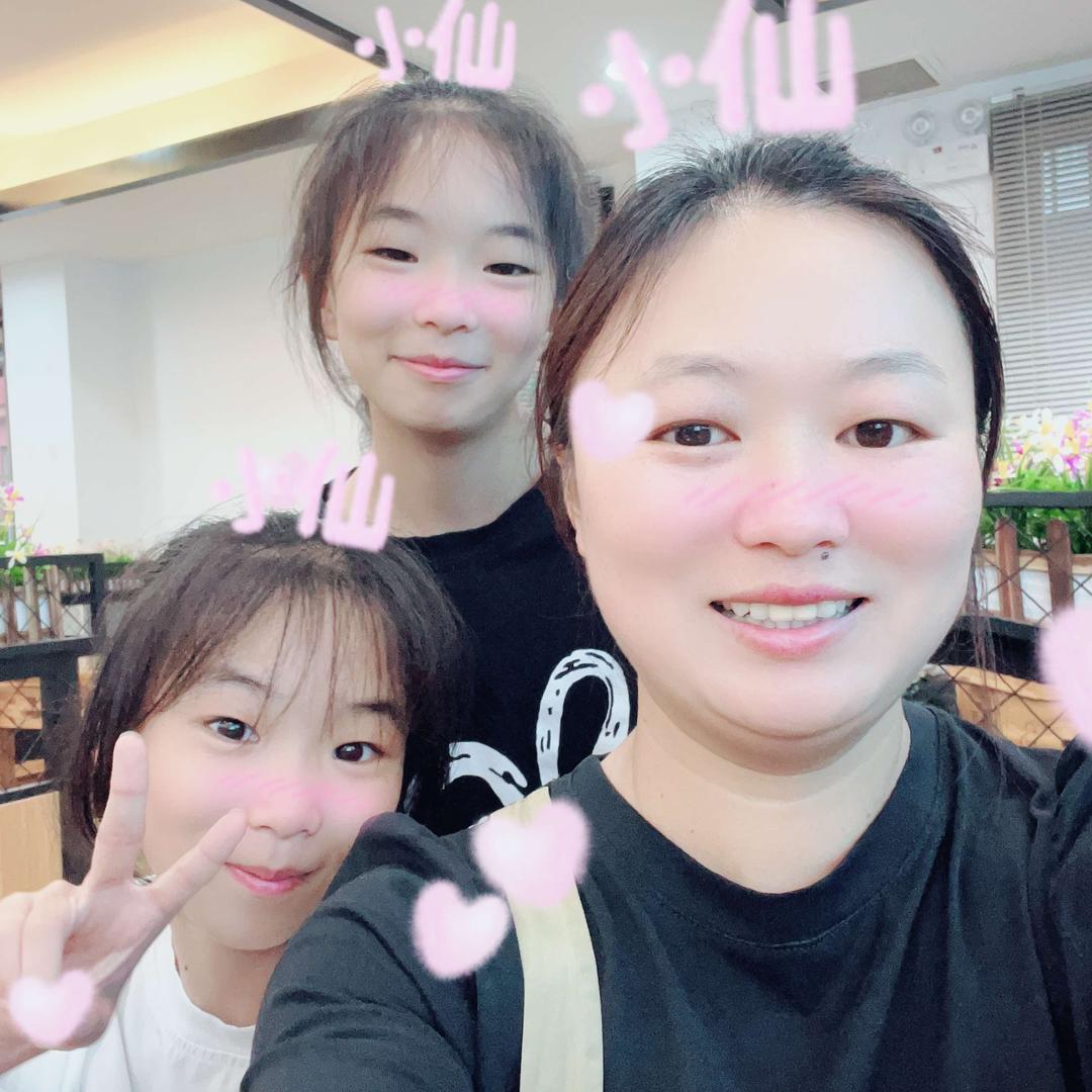 钟祥卖车的小白兔-刘贞