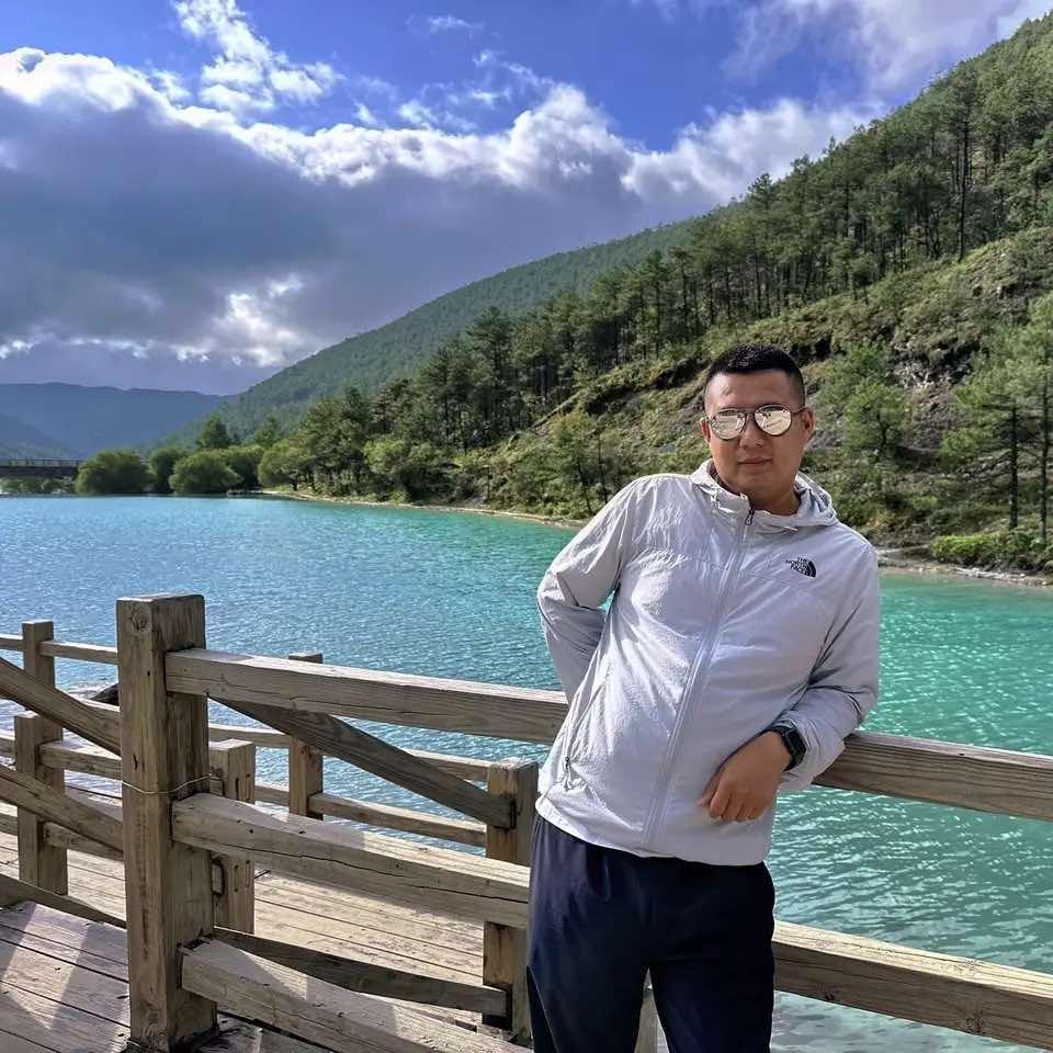 营口盖州金亿家具城