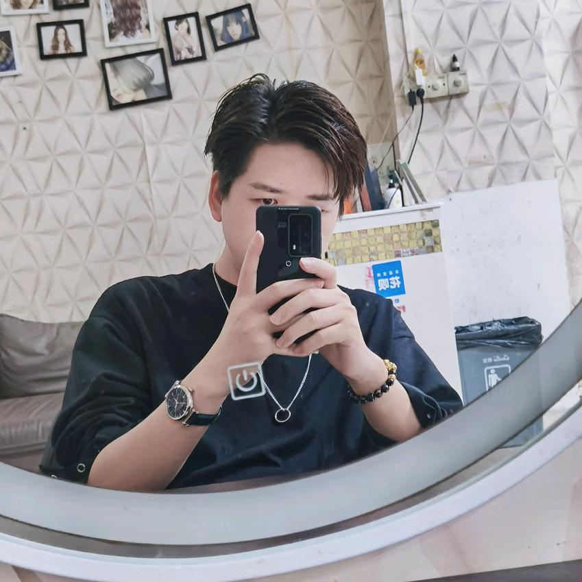 阿良在塘厦ZL男士发型设计