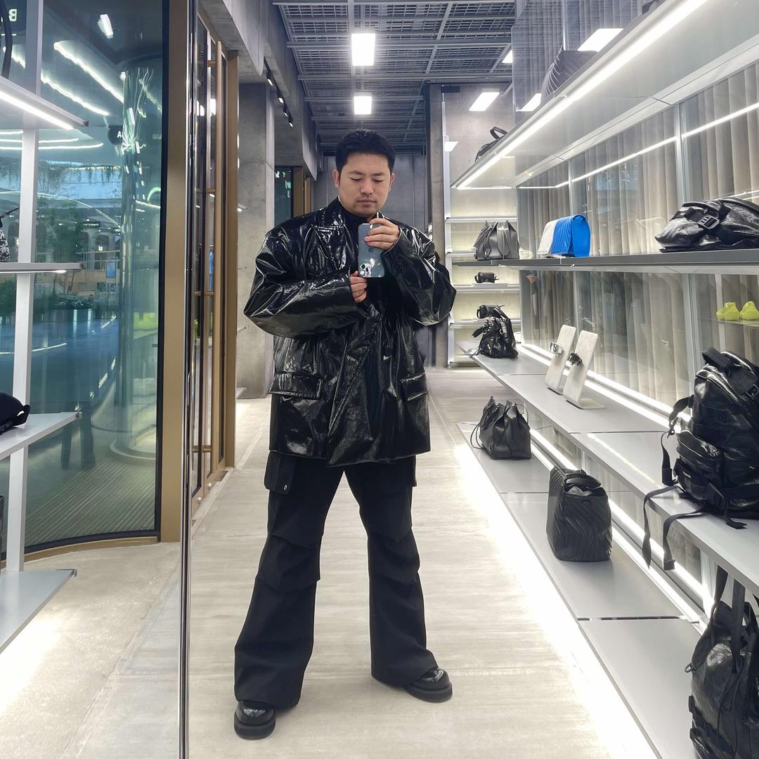 艺念造型烫发染发店