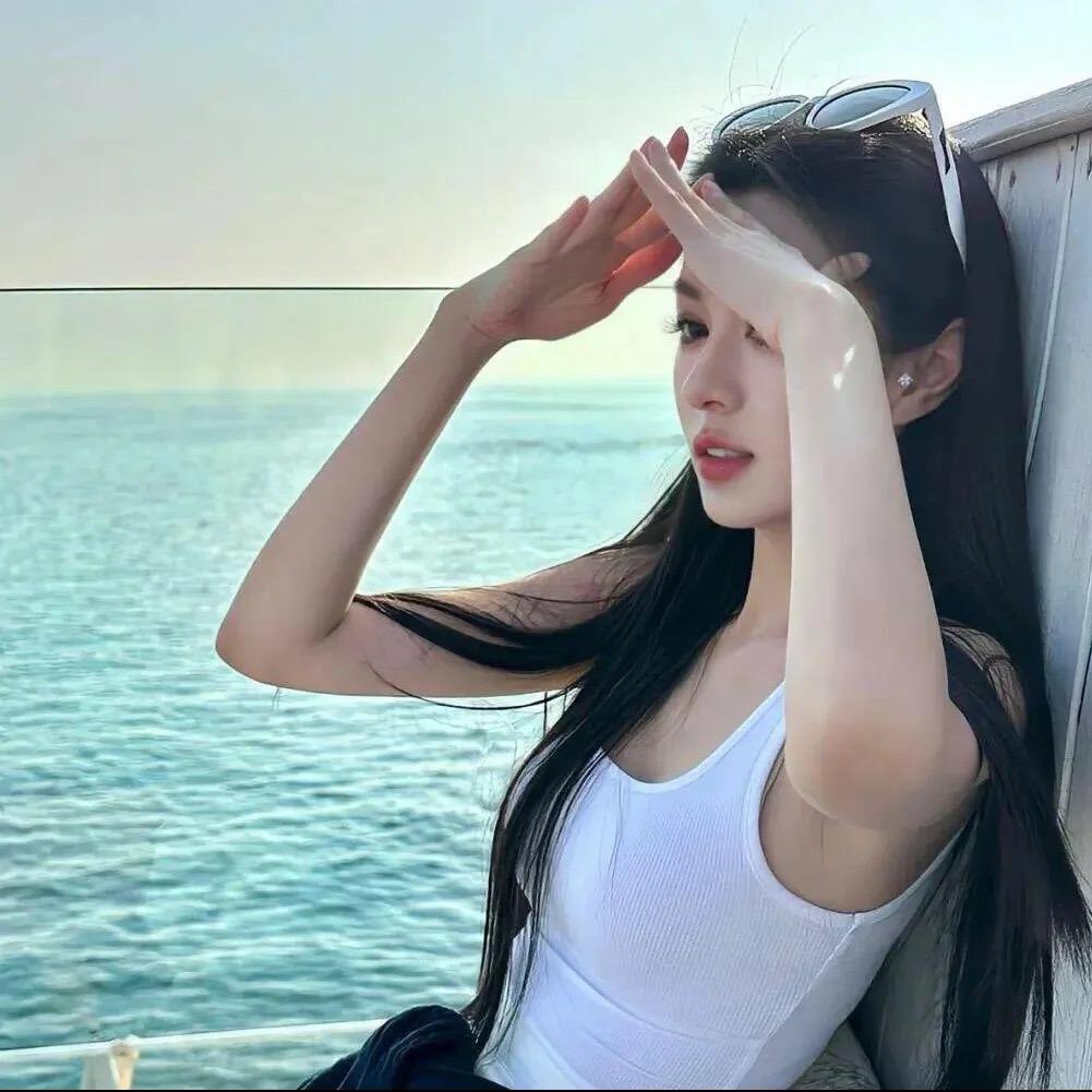 鸿浩三直播号