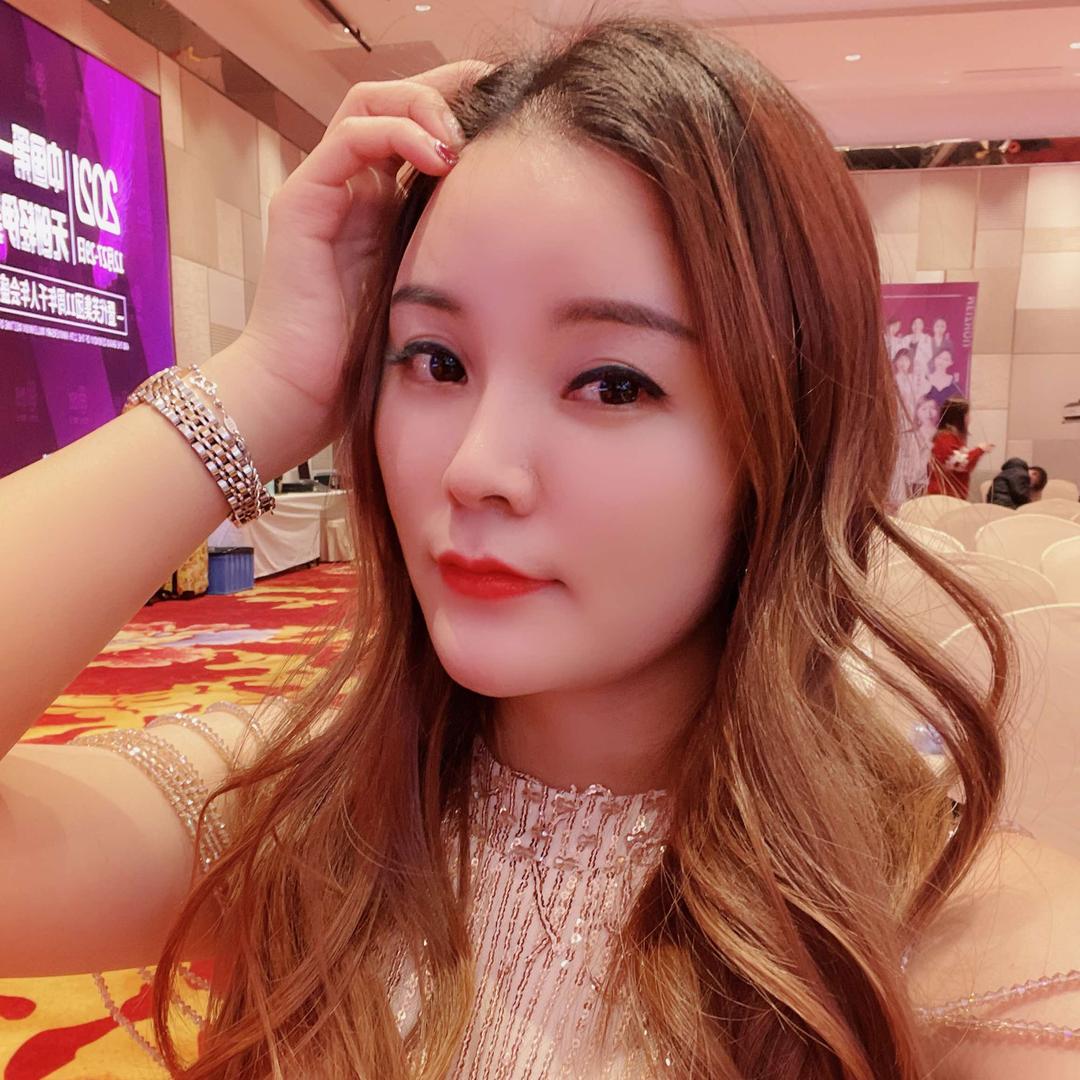 美业滢莹