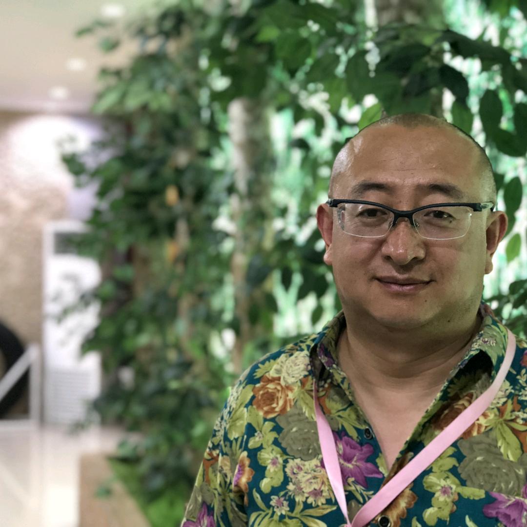 爱打麻将的光头
