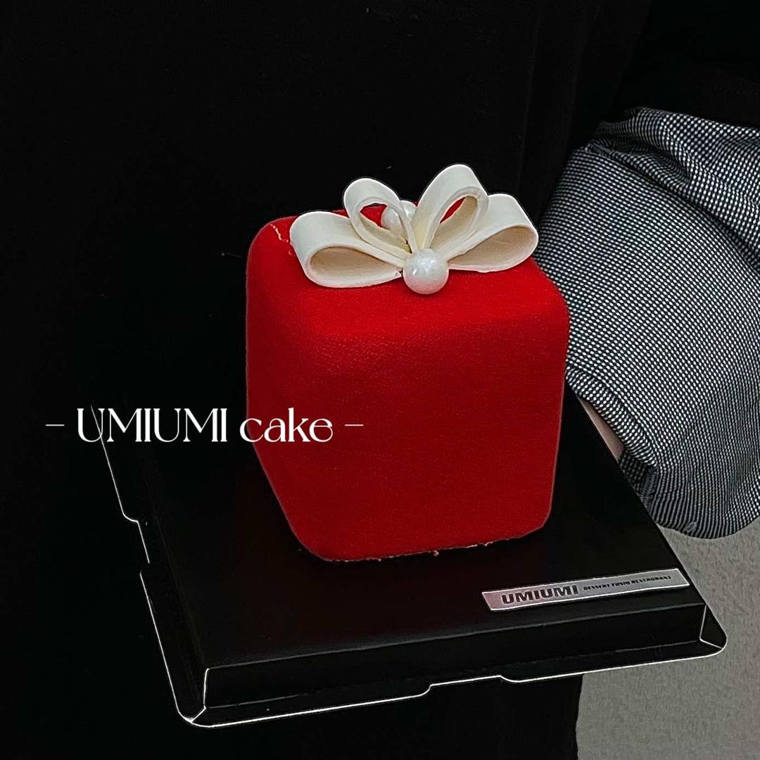 UMIUMI Cake