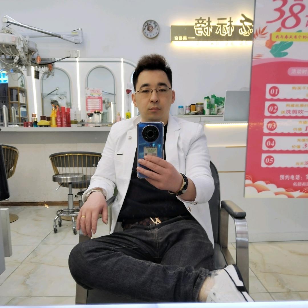 渠县金标榜烫染沙龙专注烫染十余年美发官方