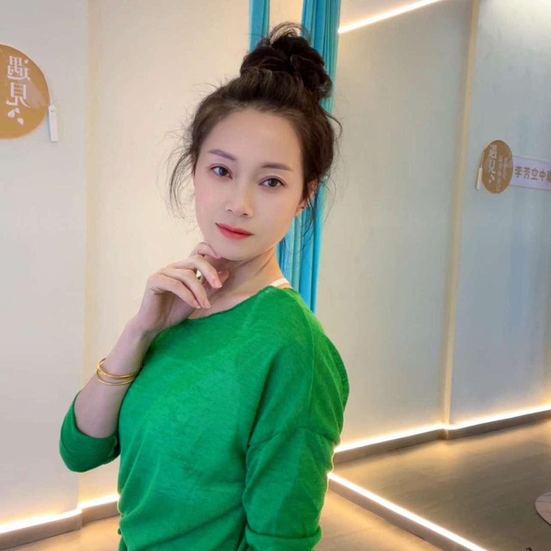 李芳空中瑜伽工作室