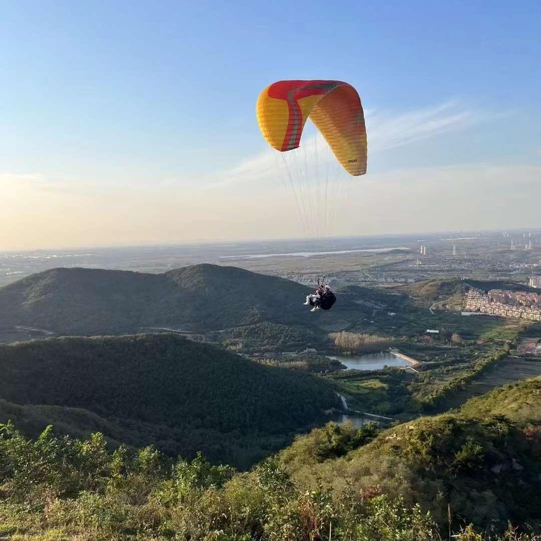 青岛海风滑翔带飞体验