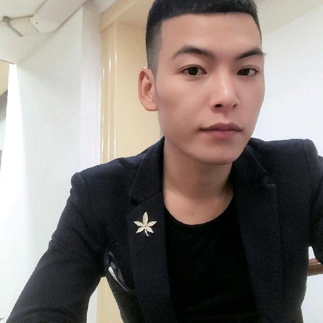 戴盘龙