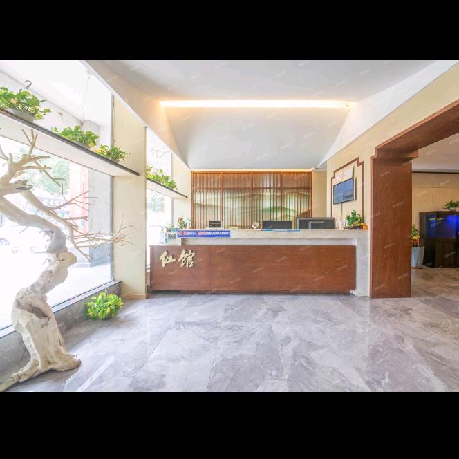 红馆轻奢酒店