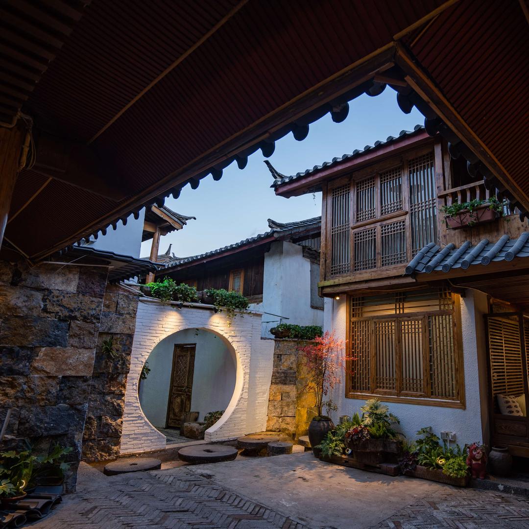 丽江半朵幽莲客栈官方号