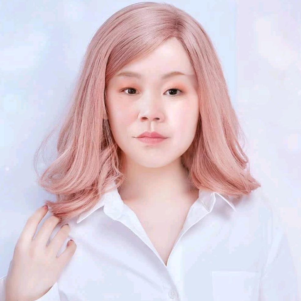 @韩秀坊制衣厂橱窗营业中