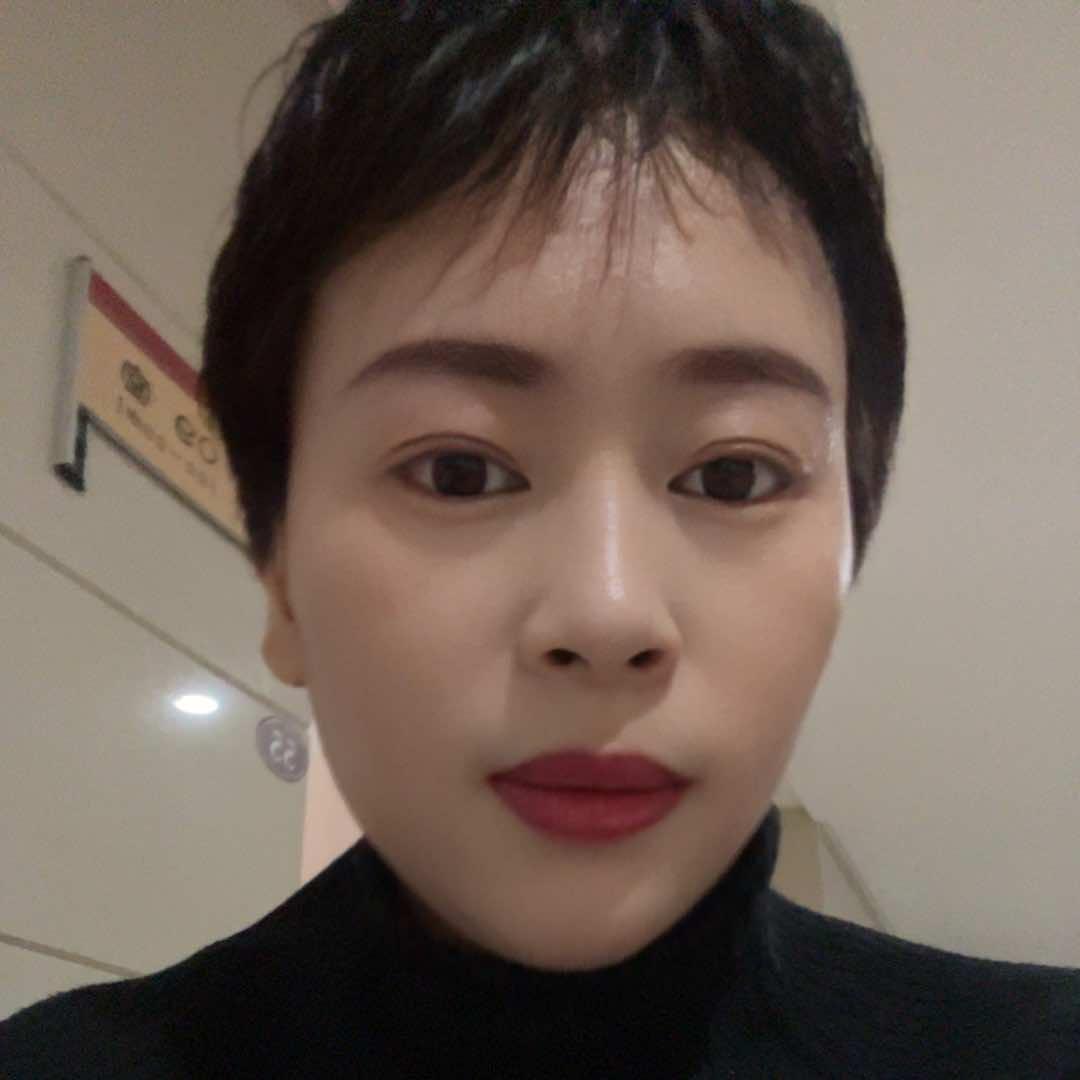 在沙洋主做羊棒骨的张姐