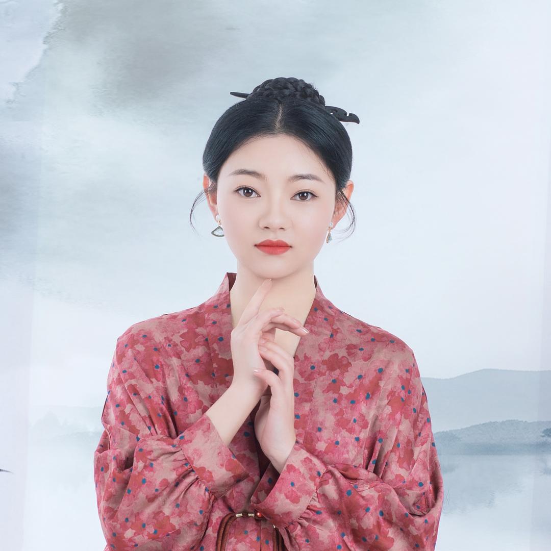 翊楠-花拾美校长