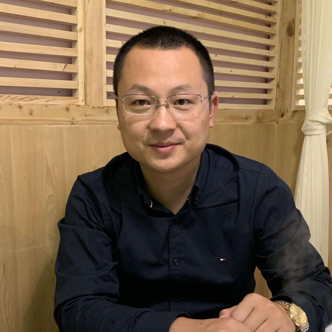 卖麻辣烫的小魏哥【李犇飞】