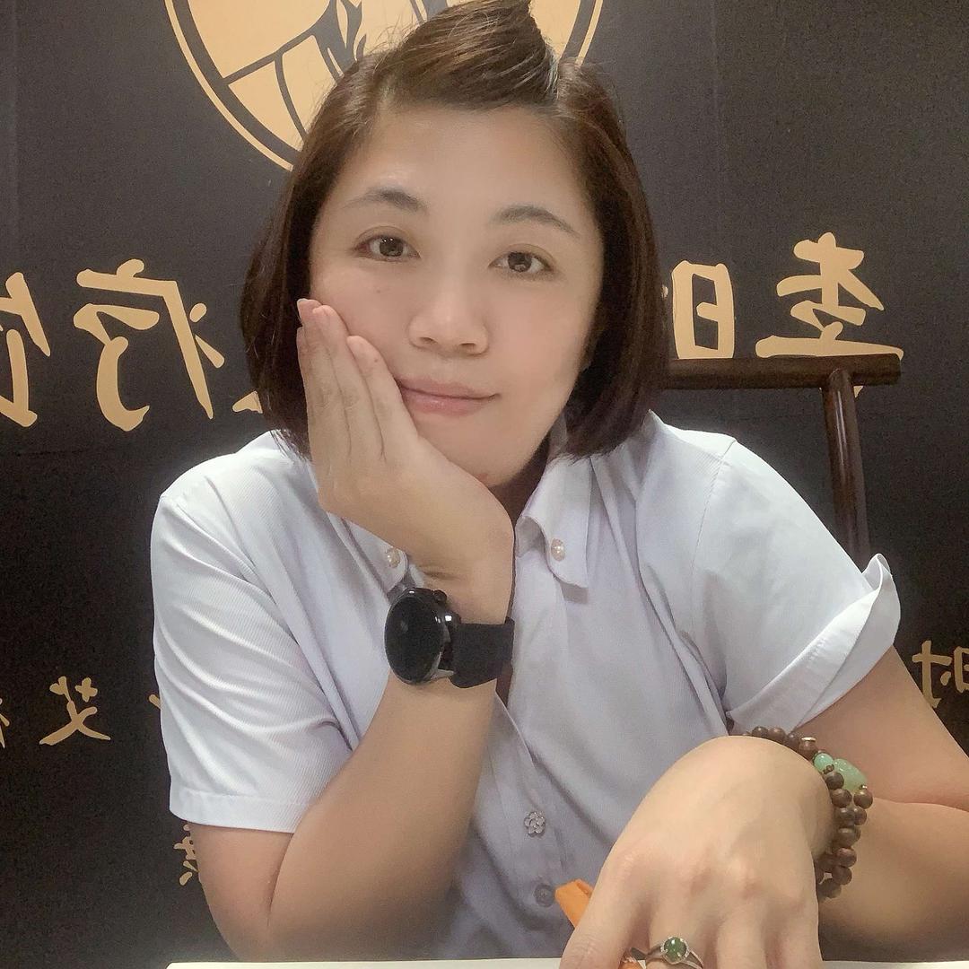 做艾疗馆的女汉纸