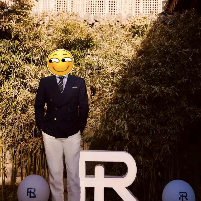 巨爆小王下班吃什么