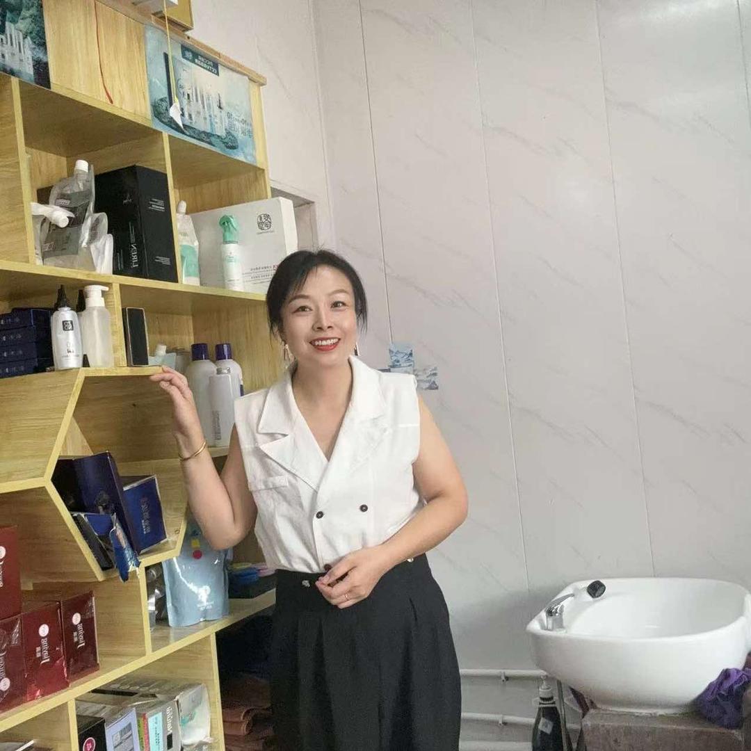 在石家庄做美发的小赵