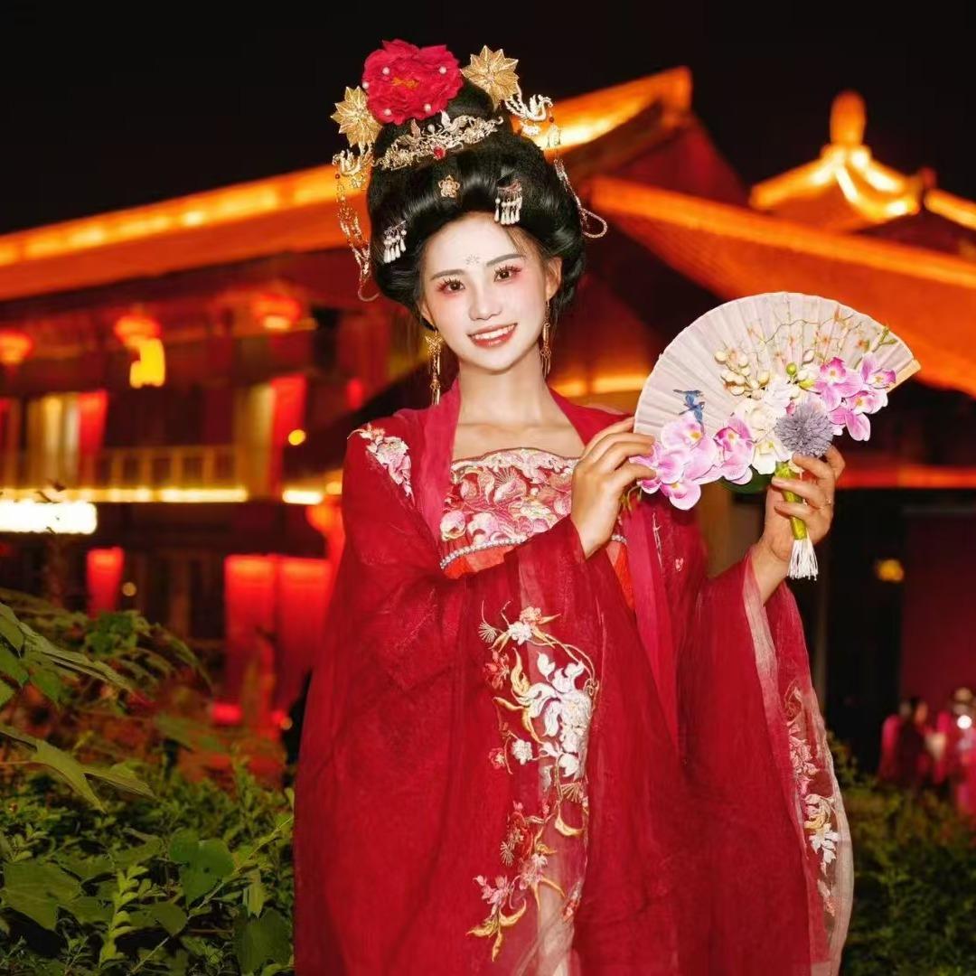祈灵鸳汉服馆