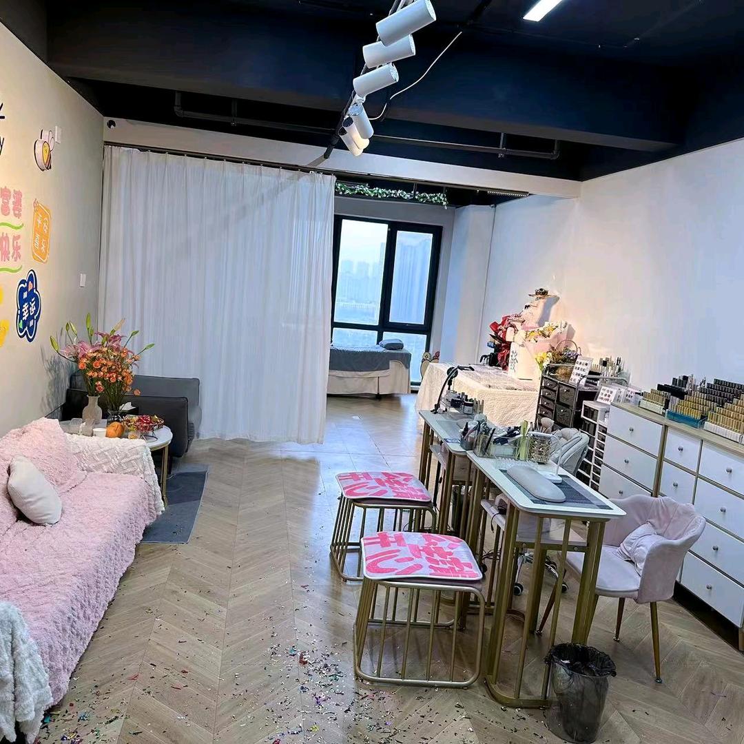 朵朵美甲美睫工作室