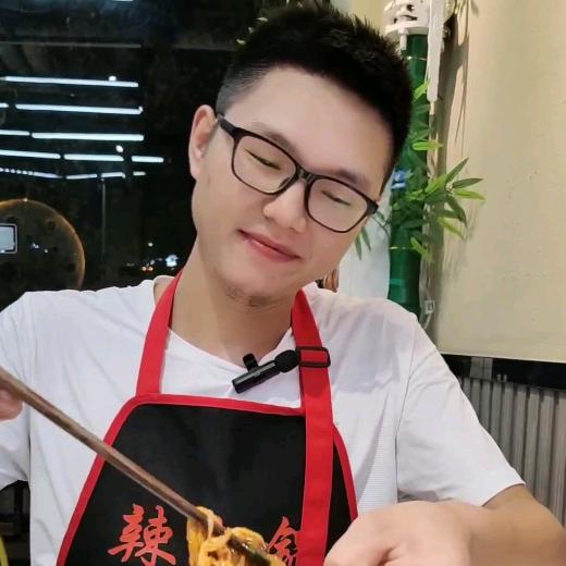 勉县辣火锅小何