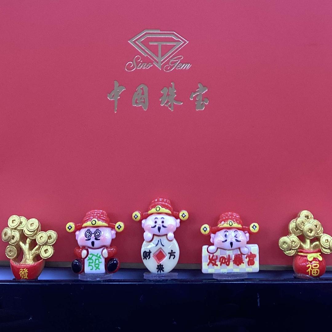 冰美式不加糖我是卖珠宝的小唐