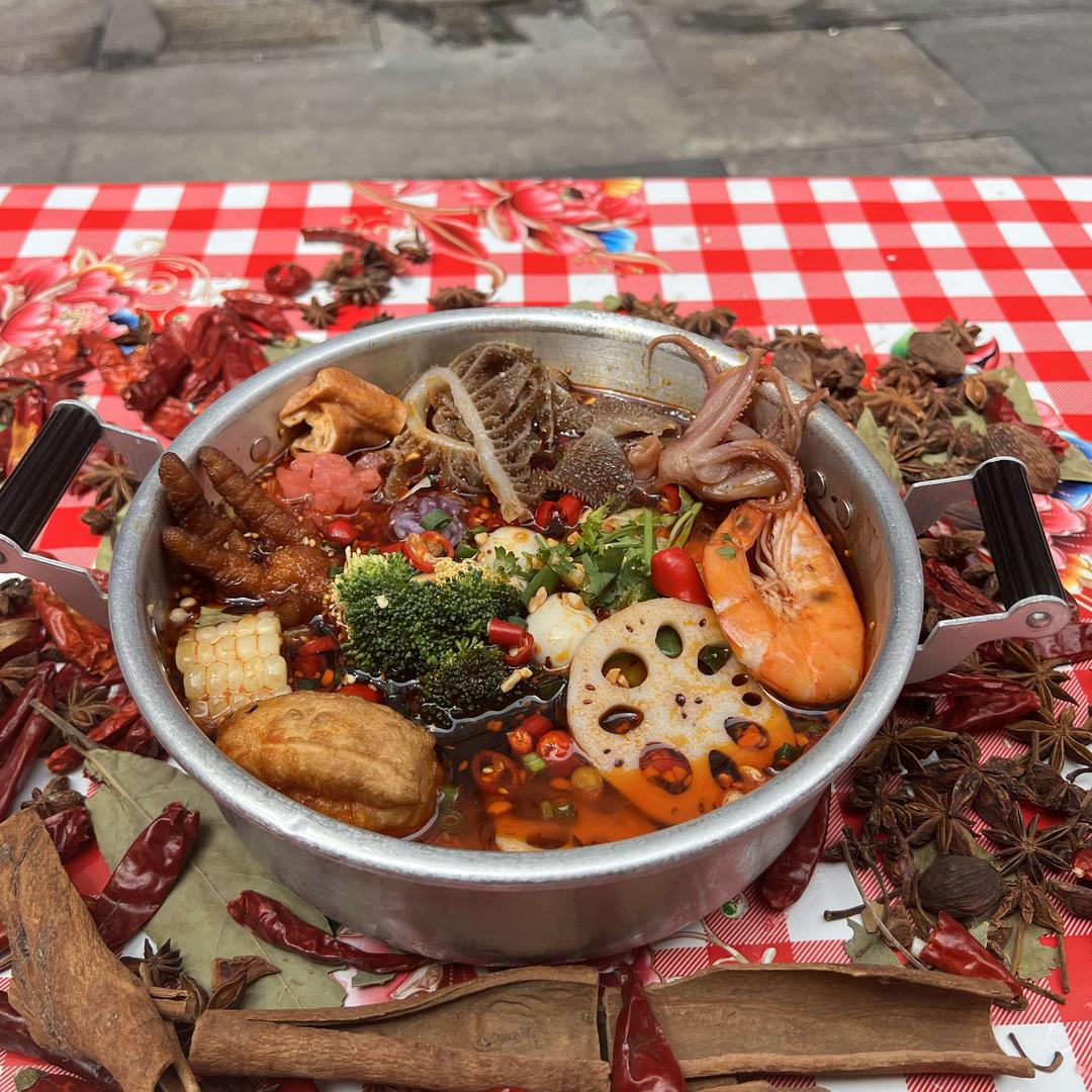 椒小炫地摊麻辣烫官方号