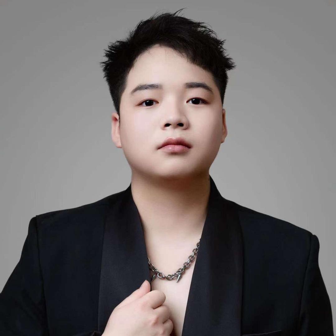 伊川  阿文 首席烫染设计师