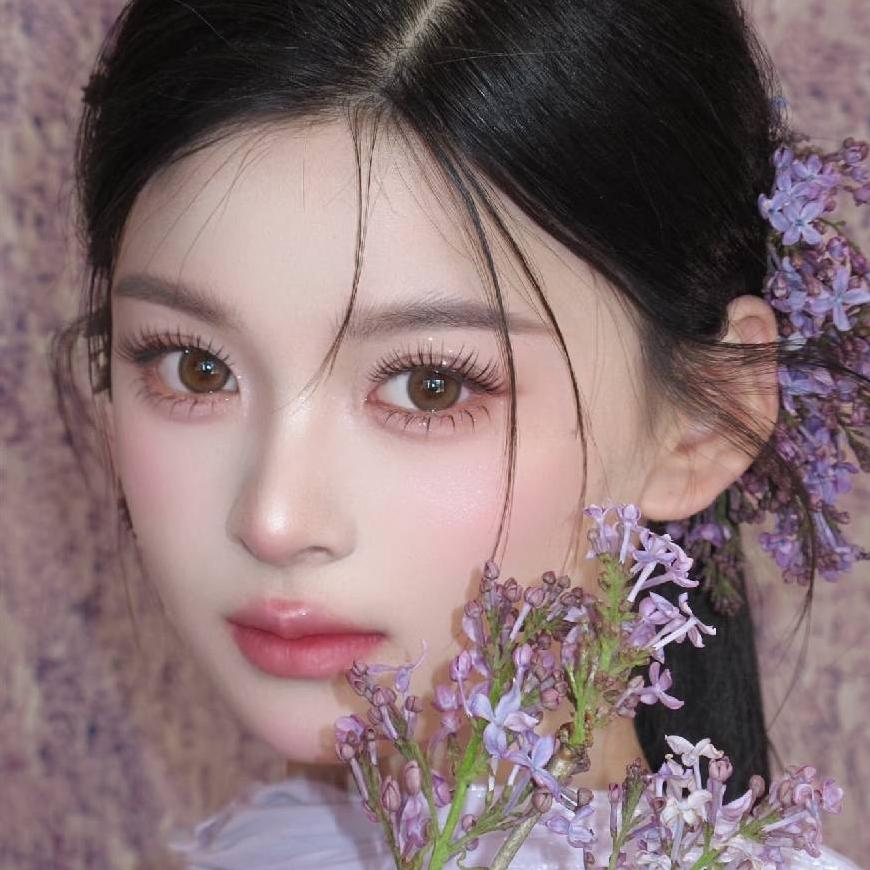 初妆造型妮