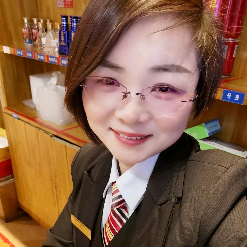 背篓人家宝家山店糖糖店长