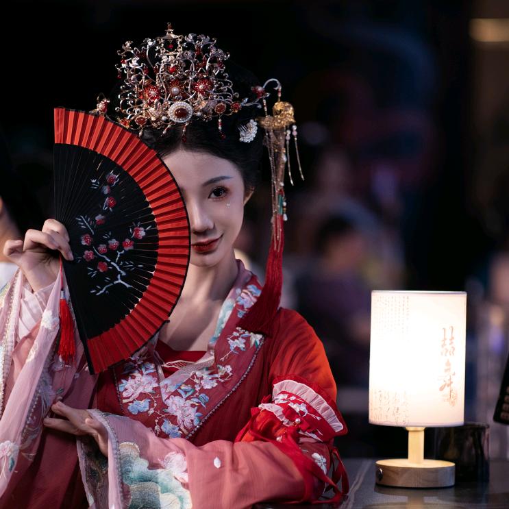 喆舞国风酒馆（武汉太和里店）