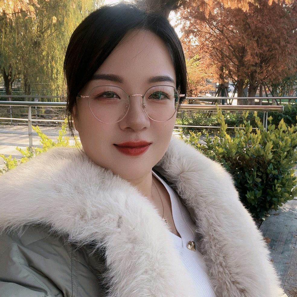 史小丽.高丽名妆