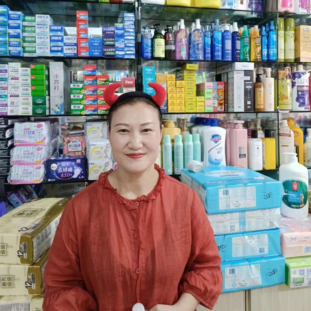 英姐:天门十三年化妆品销售
