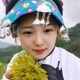 瑞儿(箐箐莓茶)