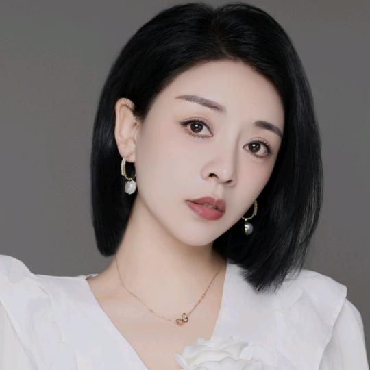 英子