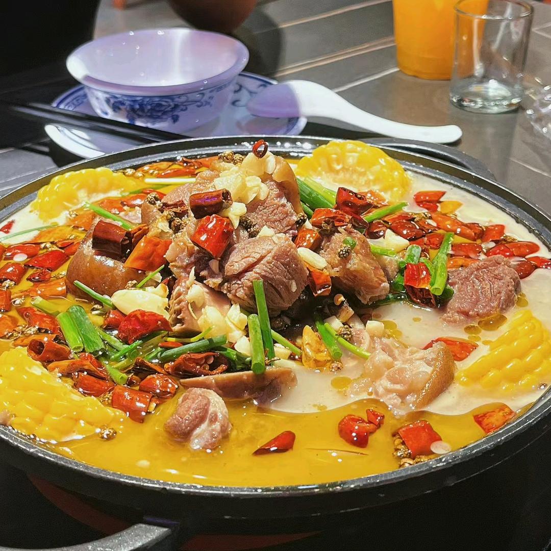 金记正宗云南酸汤猪脚火锅龙港店