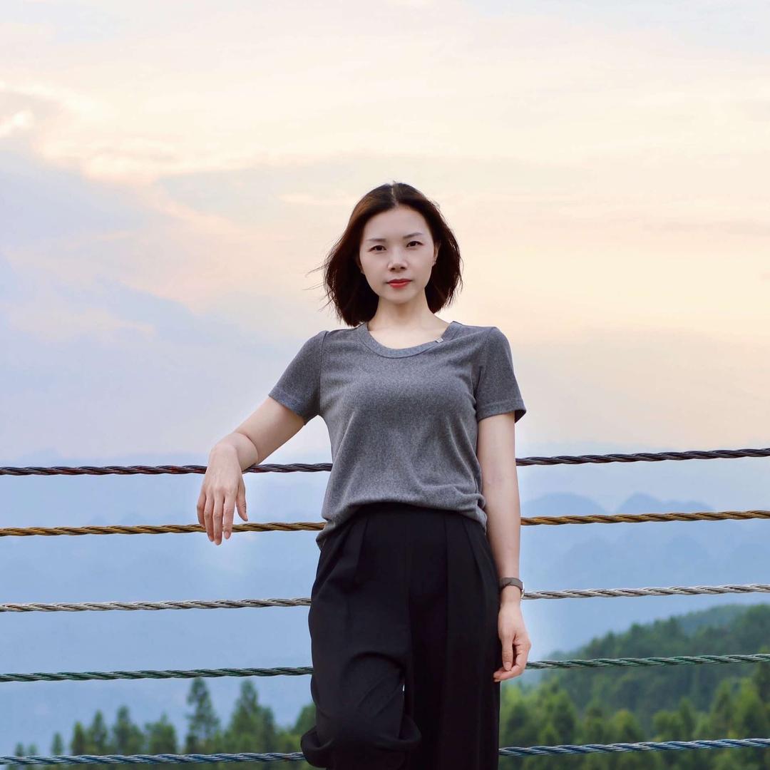 咸丰朵以 . 阿依莲女装