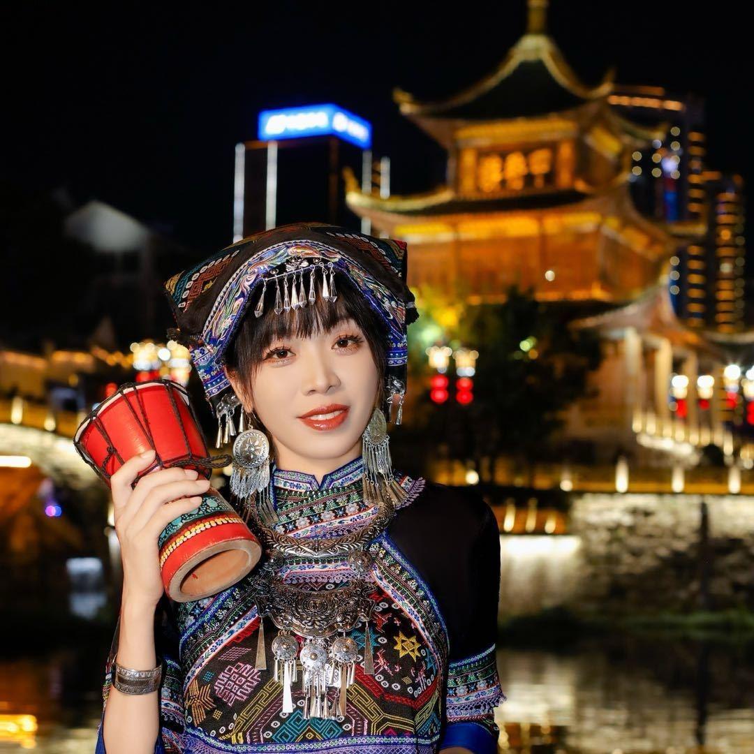 布衣梅姐云岩区梅姐地摊火锅店