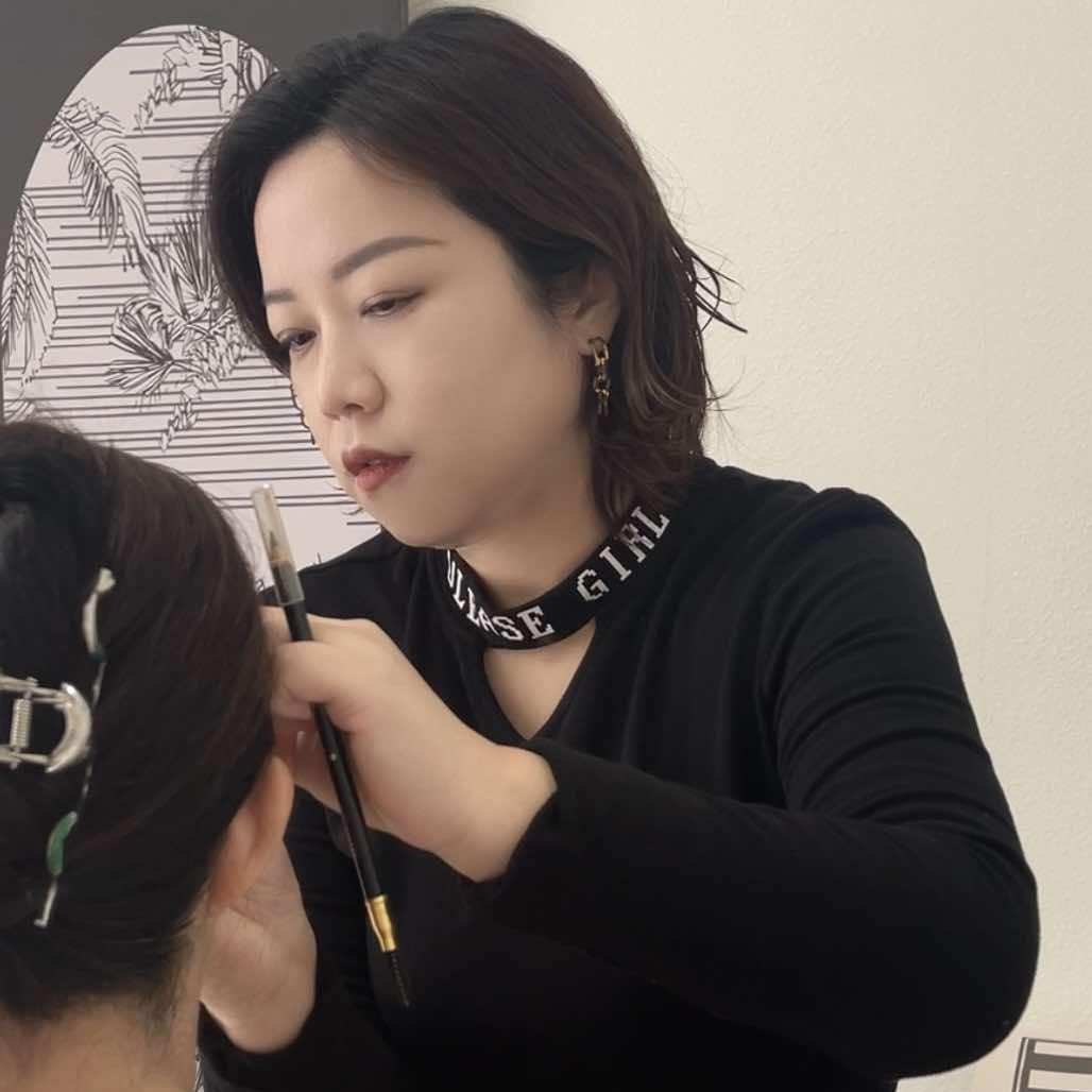 贵阳眉形师聂聂