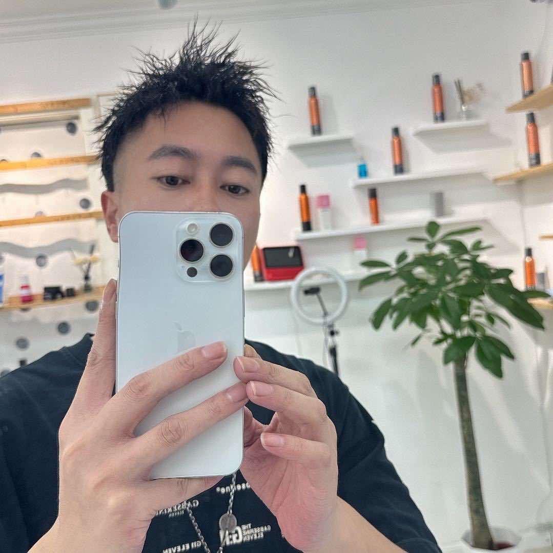 与时未来形象设计(未来汇店)官方号