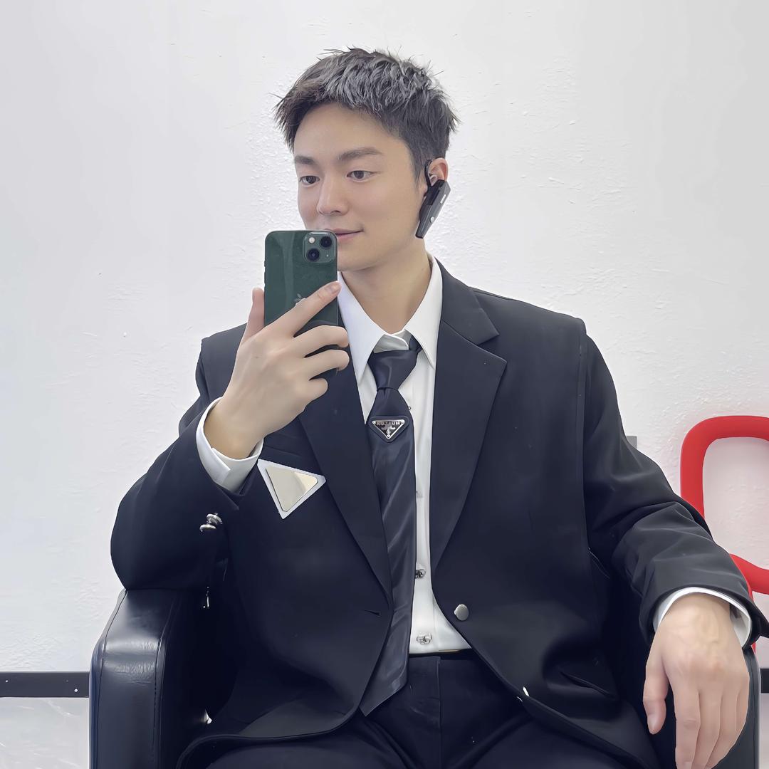 汉中张天发型设计