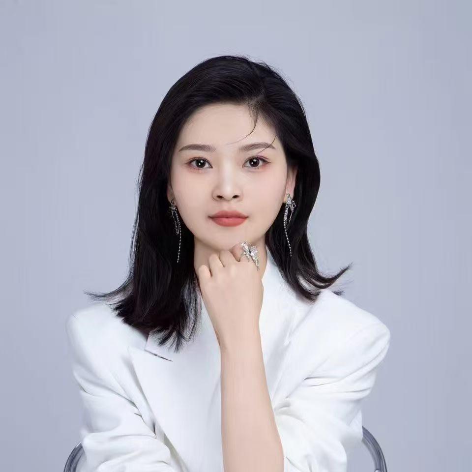 小耐爱玩潮鞋服