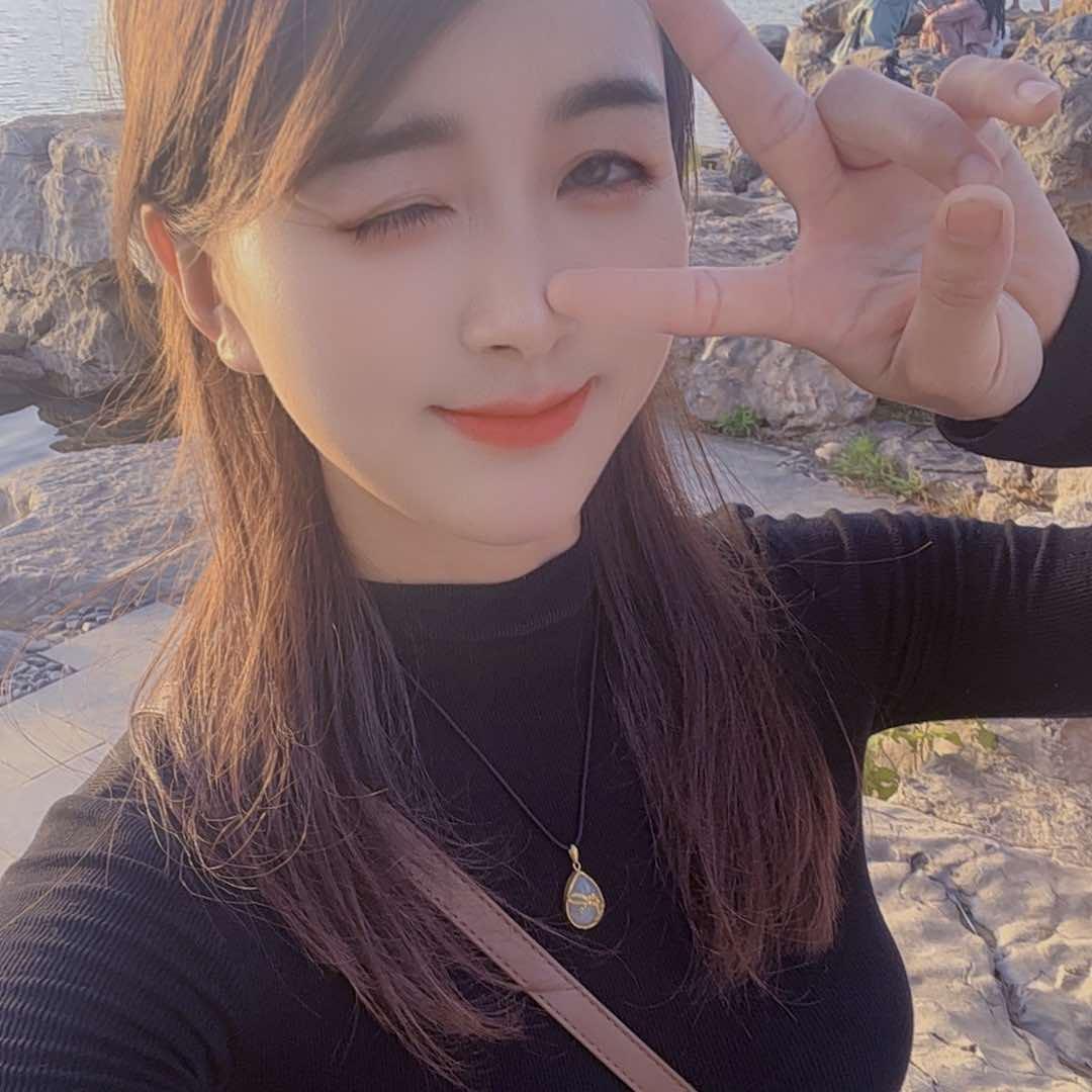 草莓妹🍓欢乐多