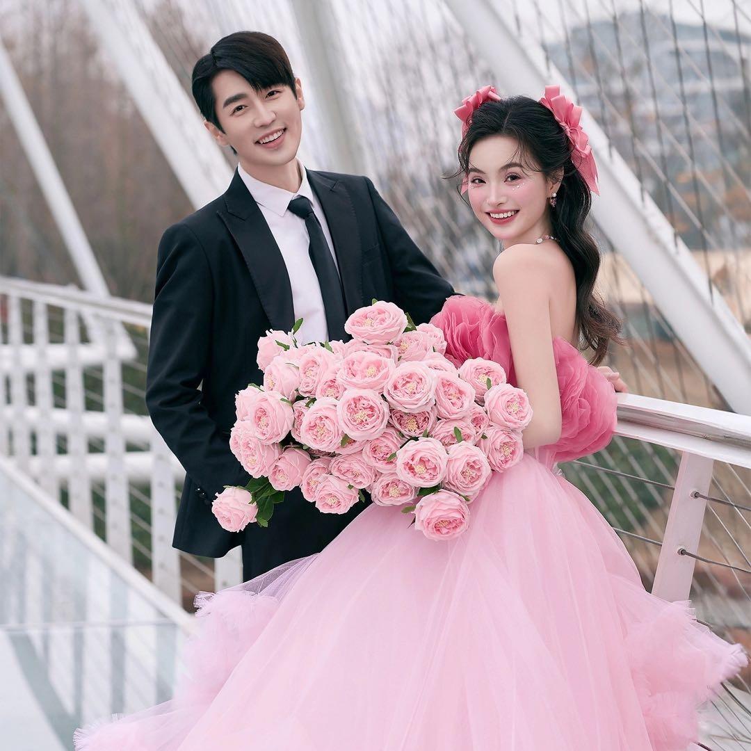 宝安蒙娜丽莎婚纱摄影.花寓宠粉号