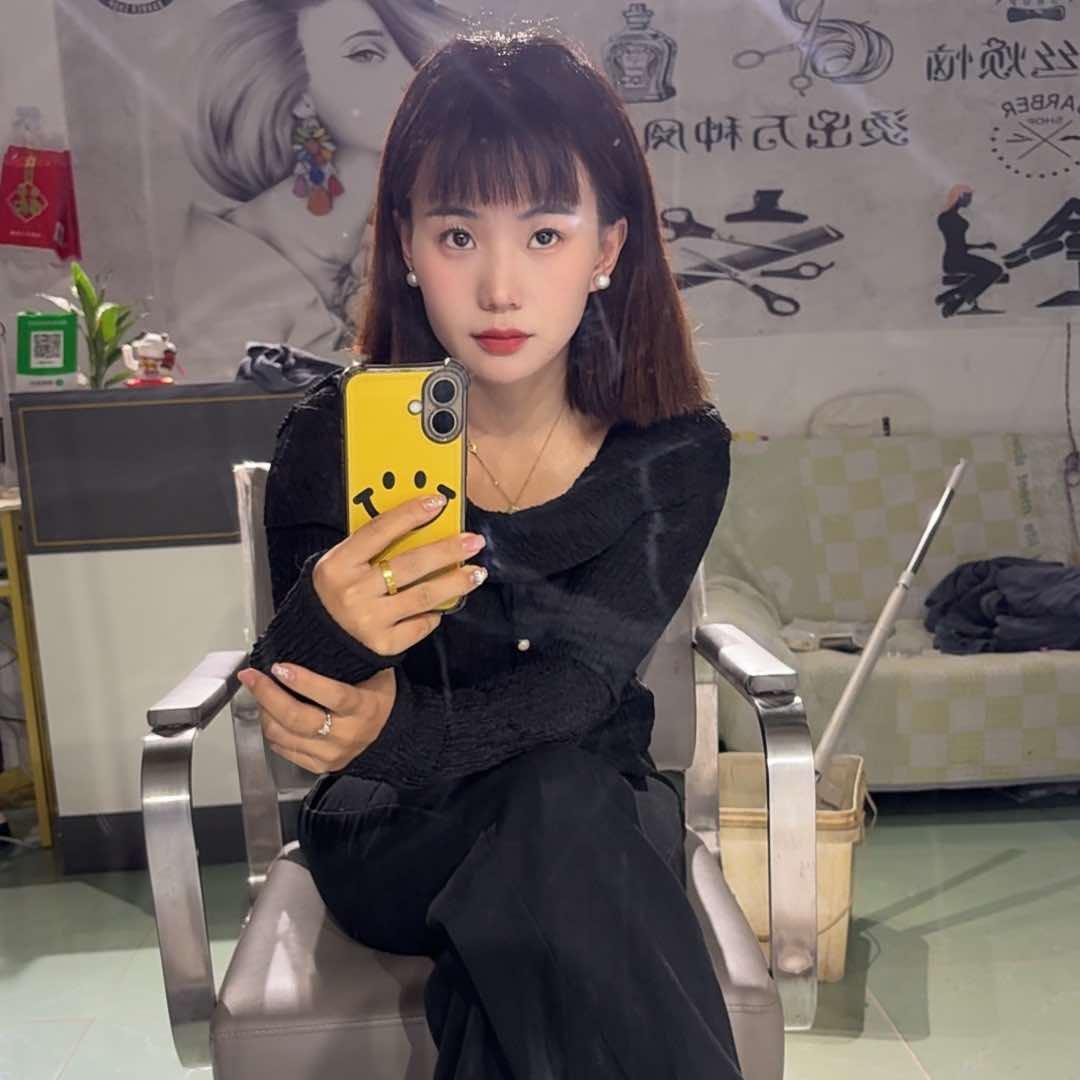 小杨美发美甲美睫