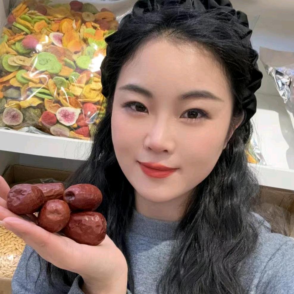 热爱干果零食的猪猪